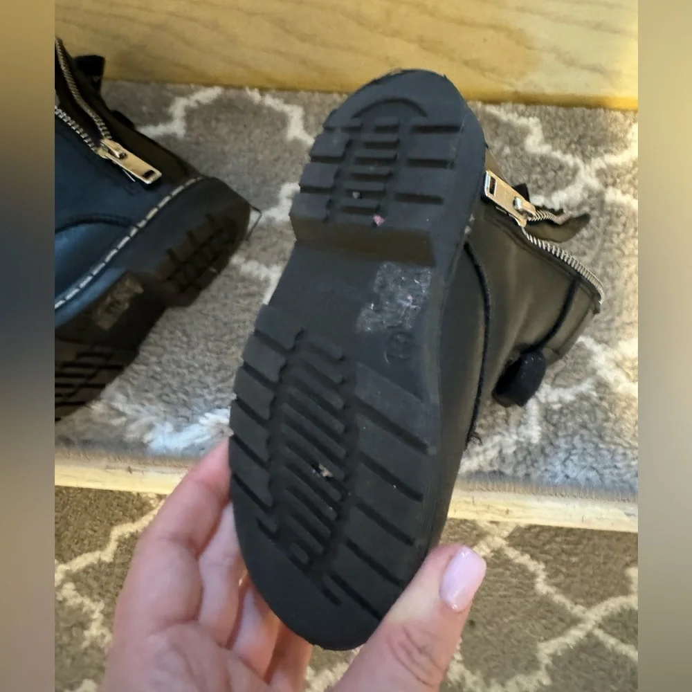 Pre owned Givenchy toddler girls size 25 (European ) - Picture 6 of 8